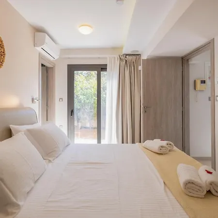 Дом отдыха Glaros Casa - Cozy Flat With Garden Near Като-Даратсо