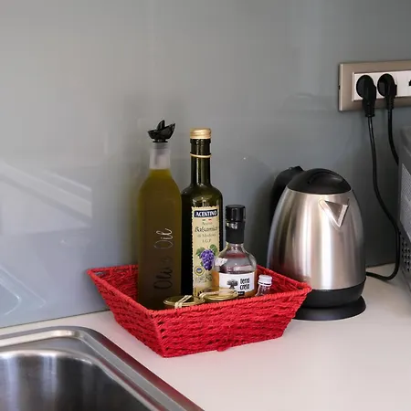 Glaros Casa - Cozy Flat With Garden Near Дом отдыха